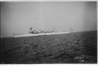 EO003