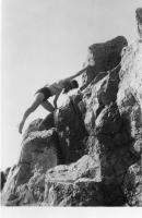 EO952