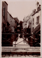 LIV18982