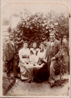 LIV18990