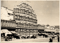 LIV19330